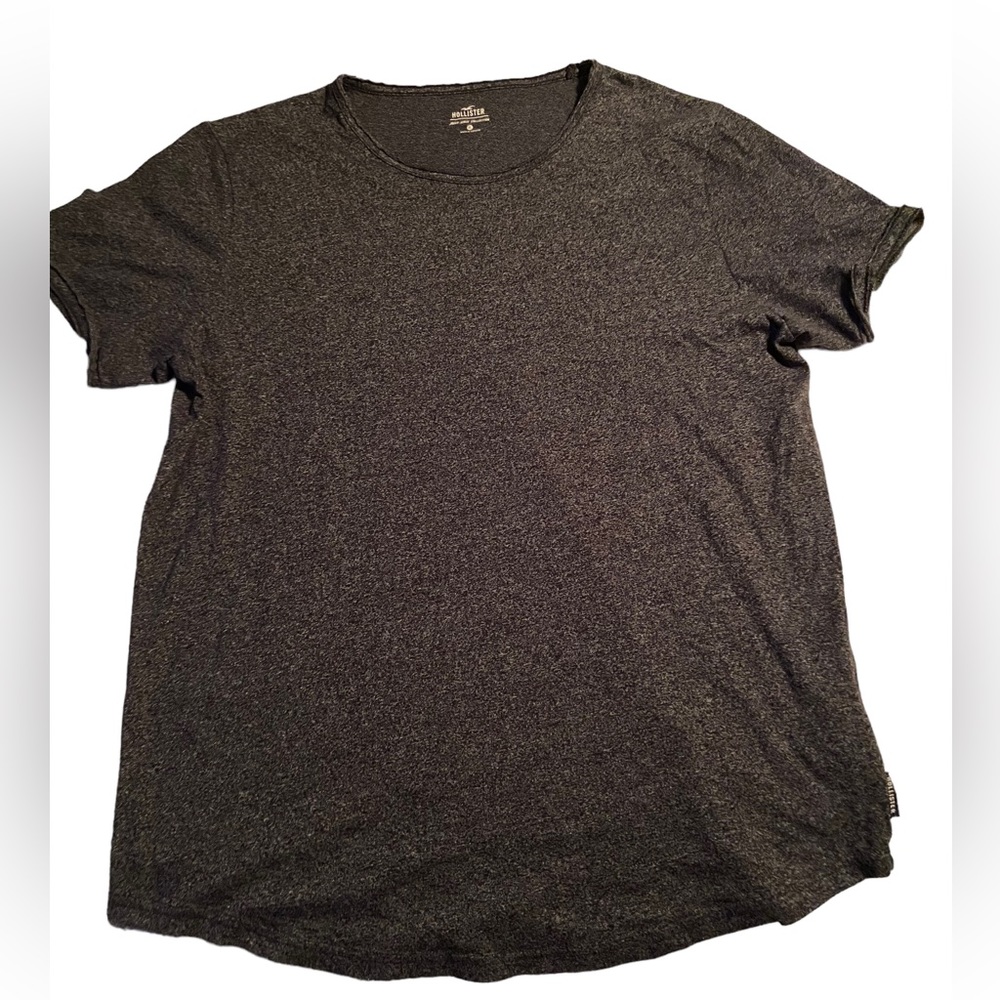 Hollister mens T-shirt. Heather Grey colour. Open hem style